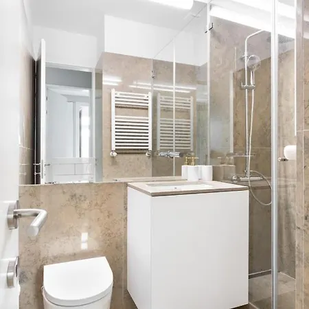 Joivy Marvelous 3-Bed Home With Astonishing View And Terrace, Nearby St George Castle Lisbon Exterior photo