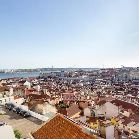 Joivy Marvelous 3-Bed Home With Astonishing View And Terrace, Nearby St George Castle Lisbon Exterior photo