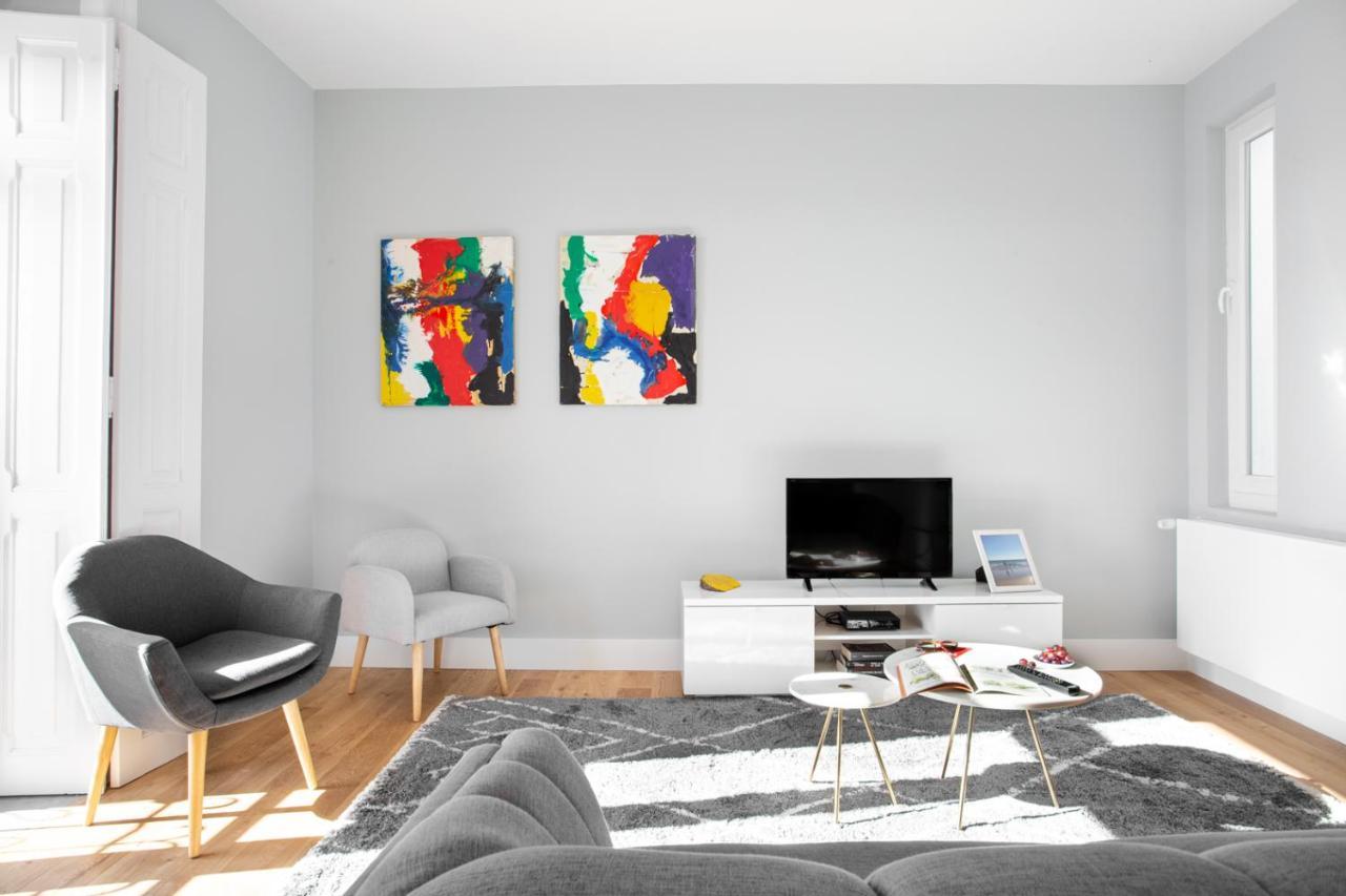 Joivy Marvelous 3-bed With Astonishing View And Terrace, Nearby St George Castle Apartment