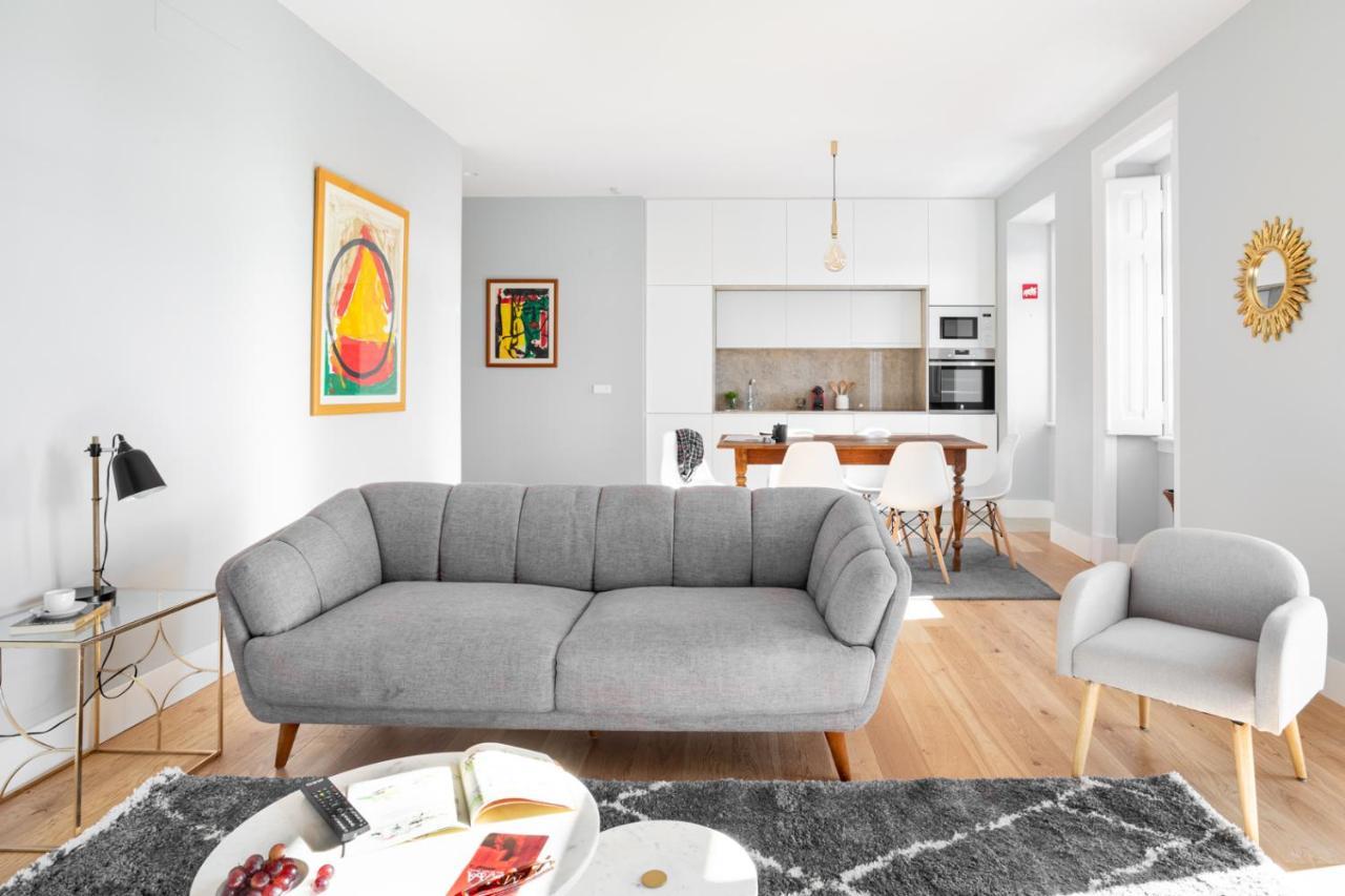 Apartment Joivy Marvelous 3-bed With Astonishing View And Terrace, Nearby St George Castle