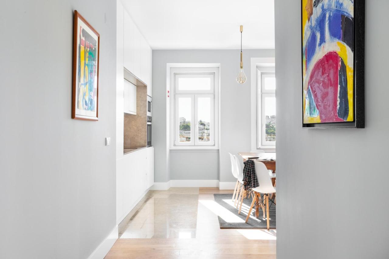 Joivy Marvelous 3-bed With Astonishing View And Terrace, Nearby St George Castle * Lisbon